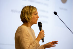 Photo of Heather Williams presenting at the 2019 IDEA conference